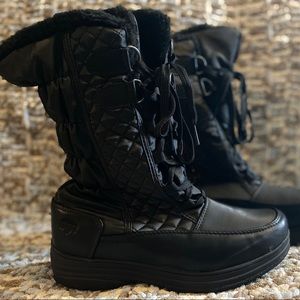Women’s size 11 Snow boots